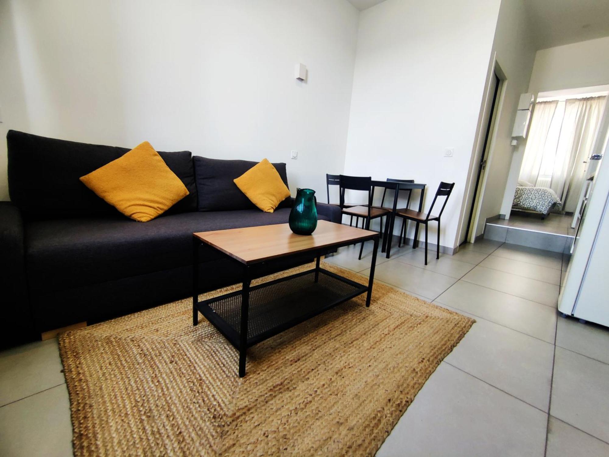 Le Pressense 2 Apartment Venissieux Bagian luar foto